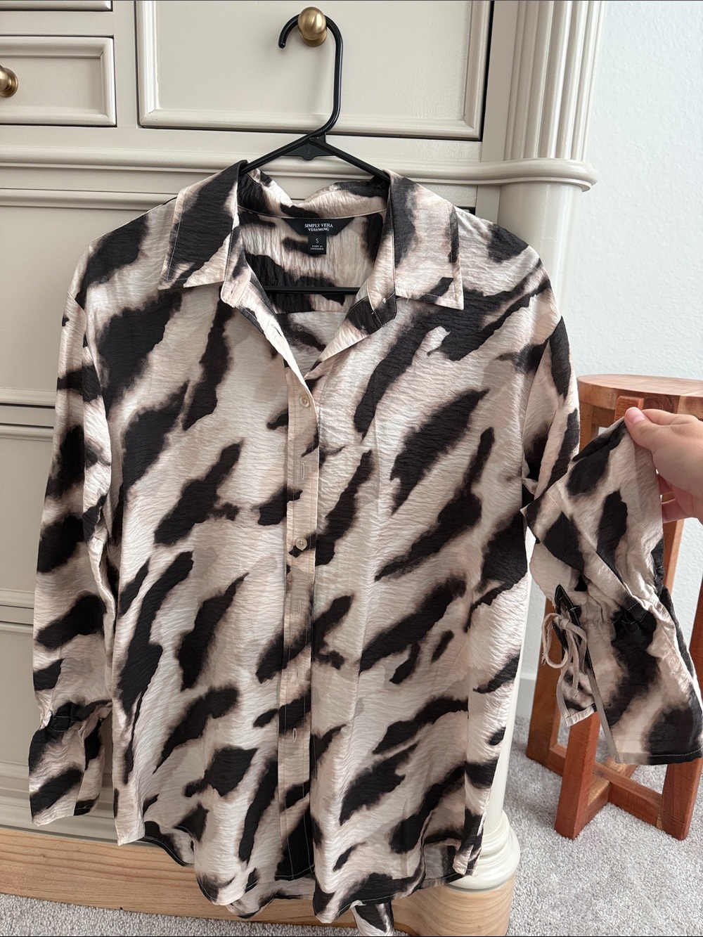Simply Vera Vera Wang Black and Cream Patterned Blouse Small